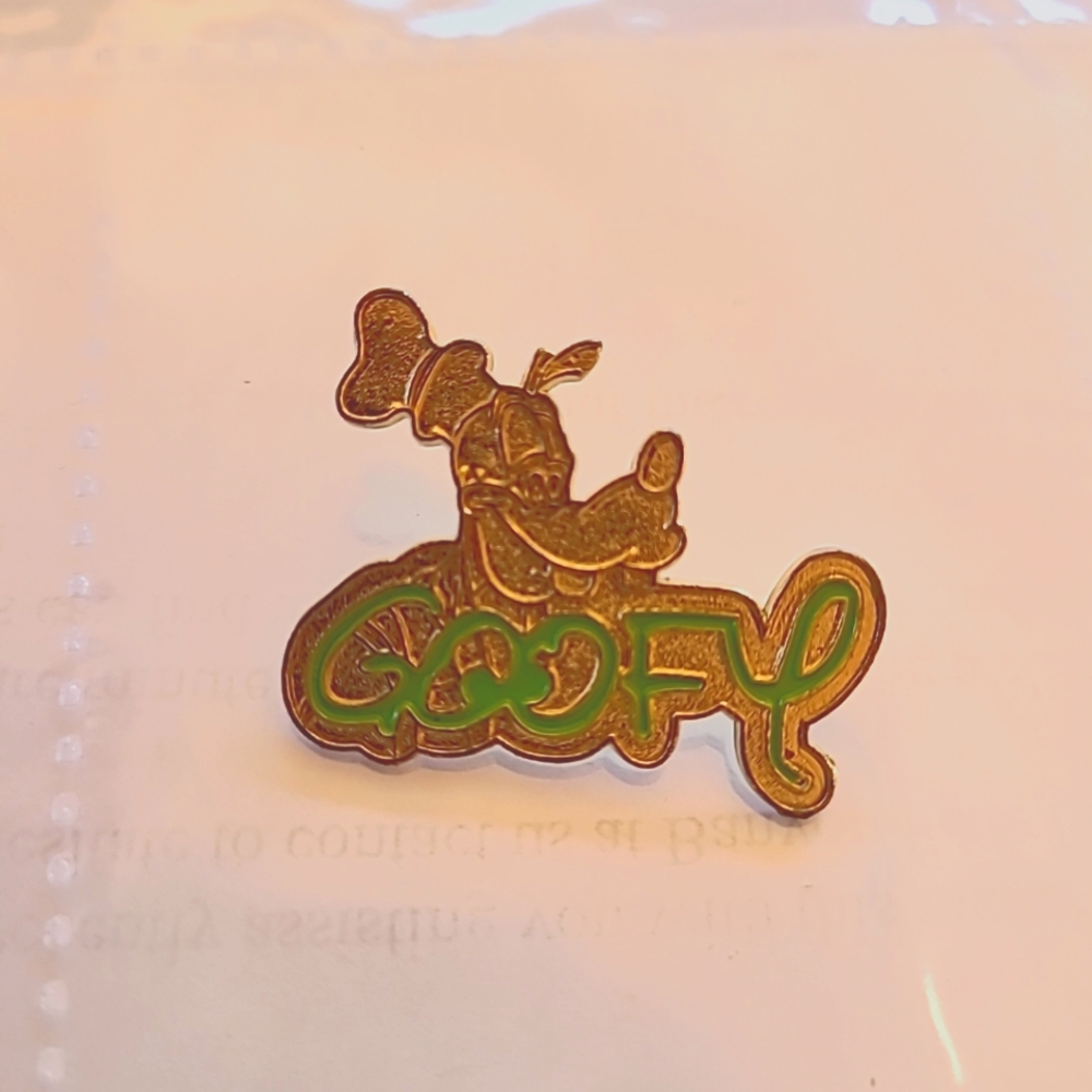 Vintage Disney Goofy Pin from the Landyard Series, 2004